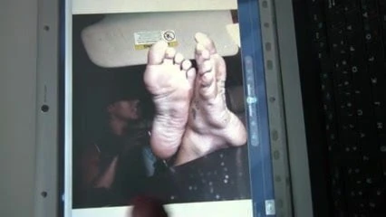 Cum on Britney Spears feet