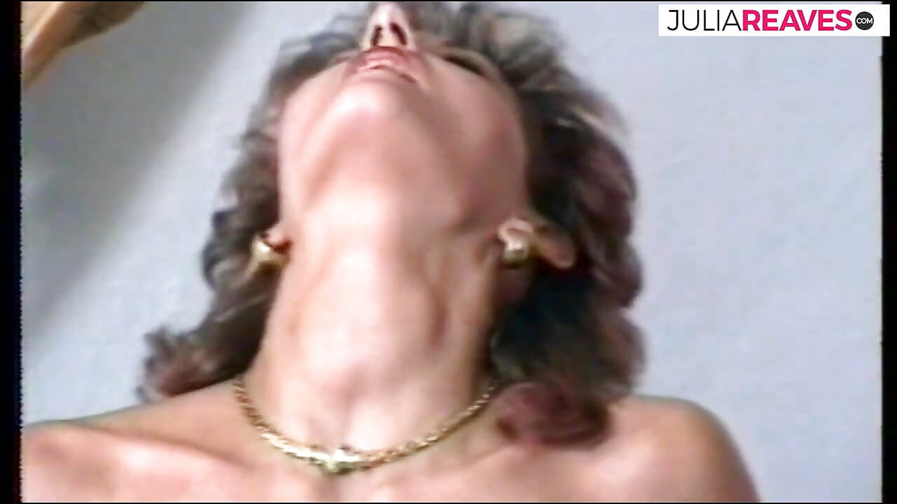 Casting - dildo jauh ke dalam pepek