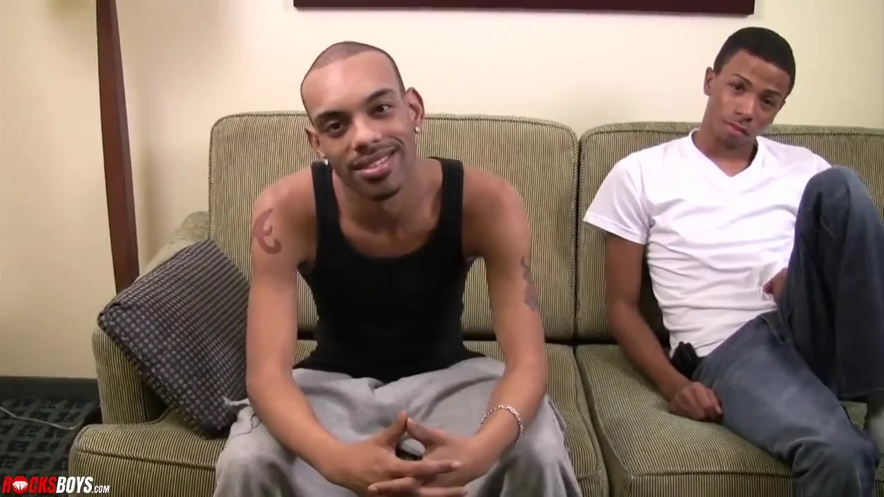 İki zenci adam harika vakit geçiriyor - Carlito Rockafella ve Jersey Kidd