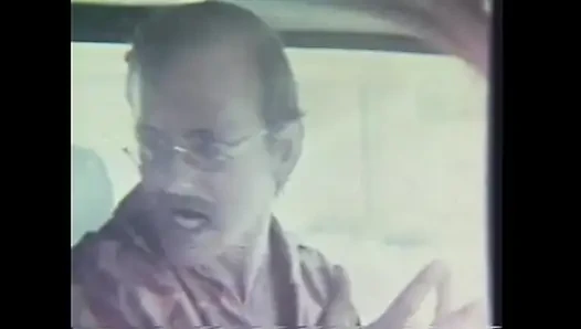 Pelacur memakan penis