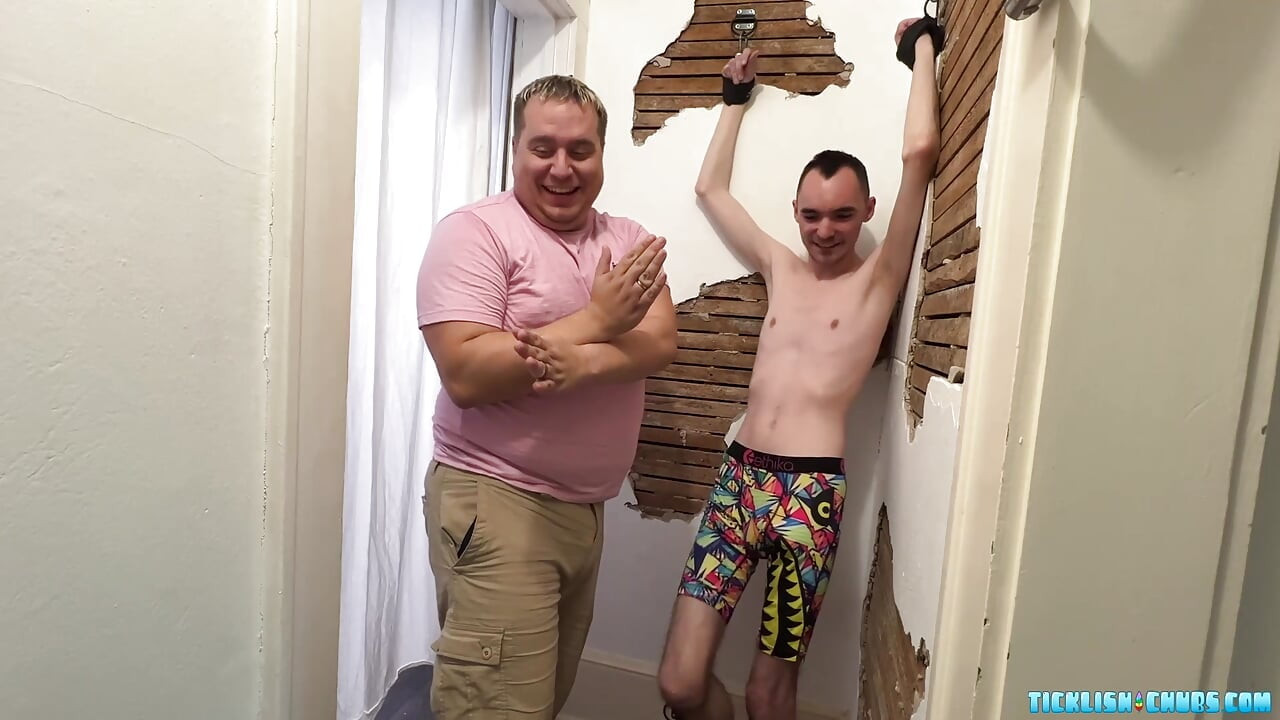 TicklishChubs: Dom Matt loves his hands roaming around Spiritmonkeys slim body