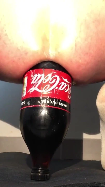 Memorable moment from "Bottle objet insertion anal and cream pie"