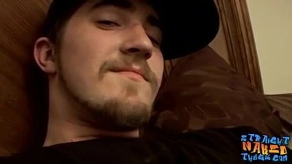 Real amateur jacking it off until he blasts out a load