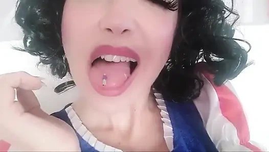 Kesempatan yang janggal: cosplay raksasa terbaik dalam satu video