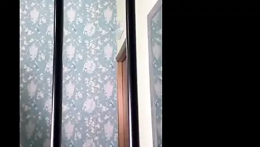 Vivienne L'amour - Käfig, Sissy-cuck pOV