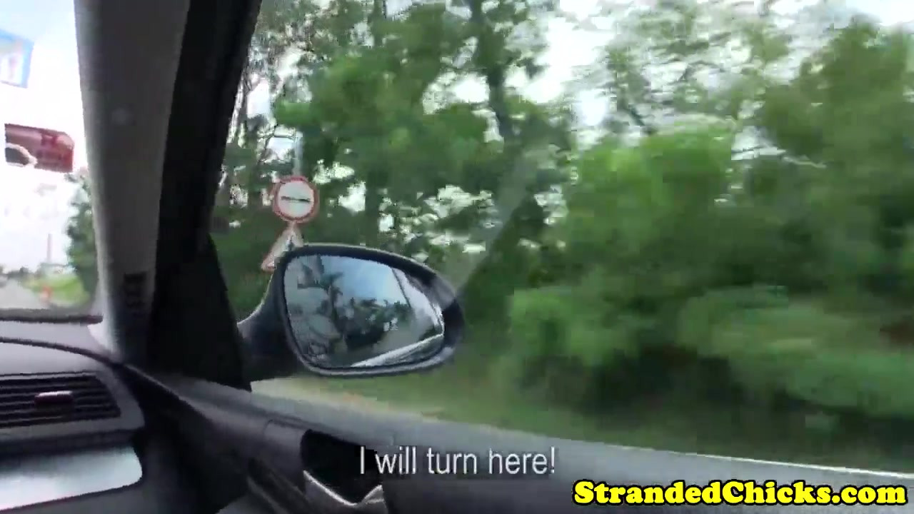 被困的匈牙利少女为了搭便车而被颜射