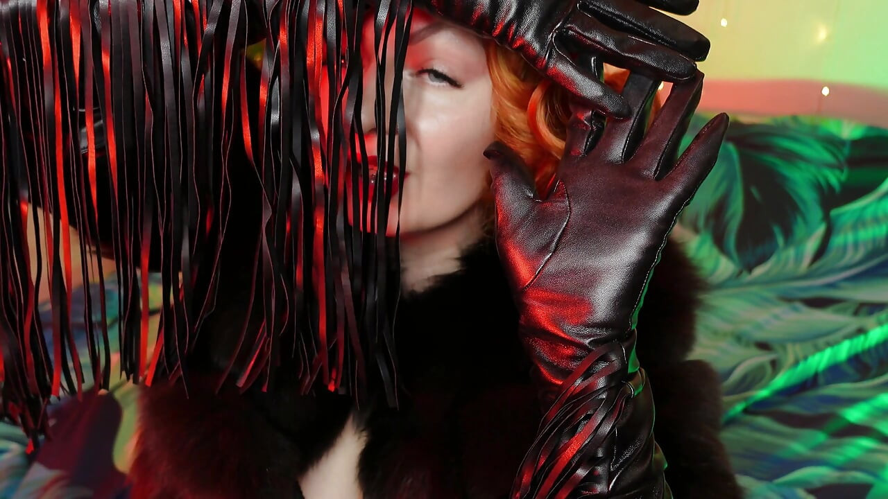 Sexual pin up Arya, ASMR video with long black gloves