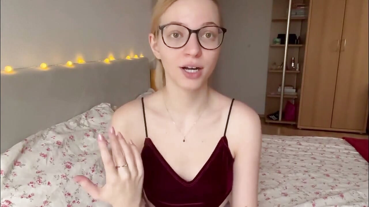 This Is How I Went From Vibrant Red to Natural Blonde with Zero Damage
