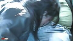 Молодой южноамериканец Ваня Родригес трахается на улице