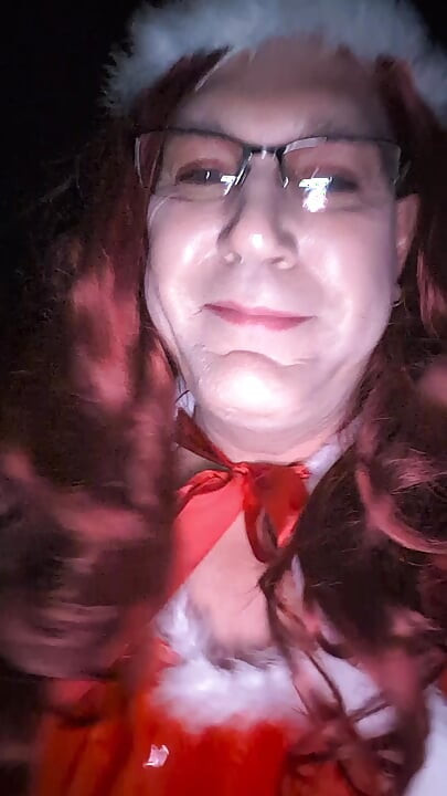 Pissar i sexig jultomten