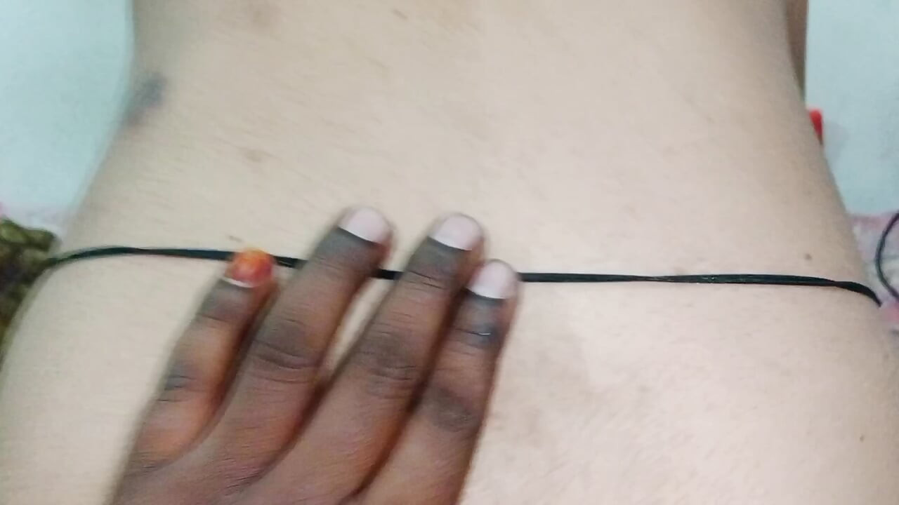 Sexy desi bhabhi wird zu hause gefickt