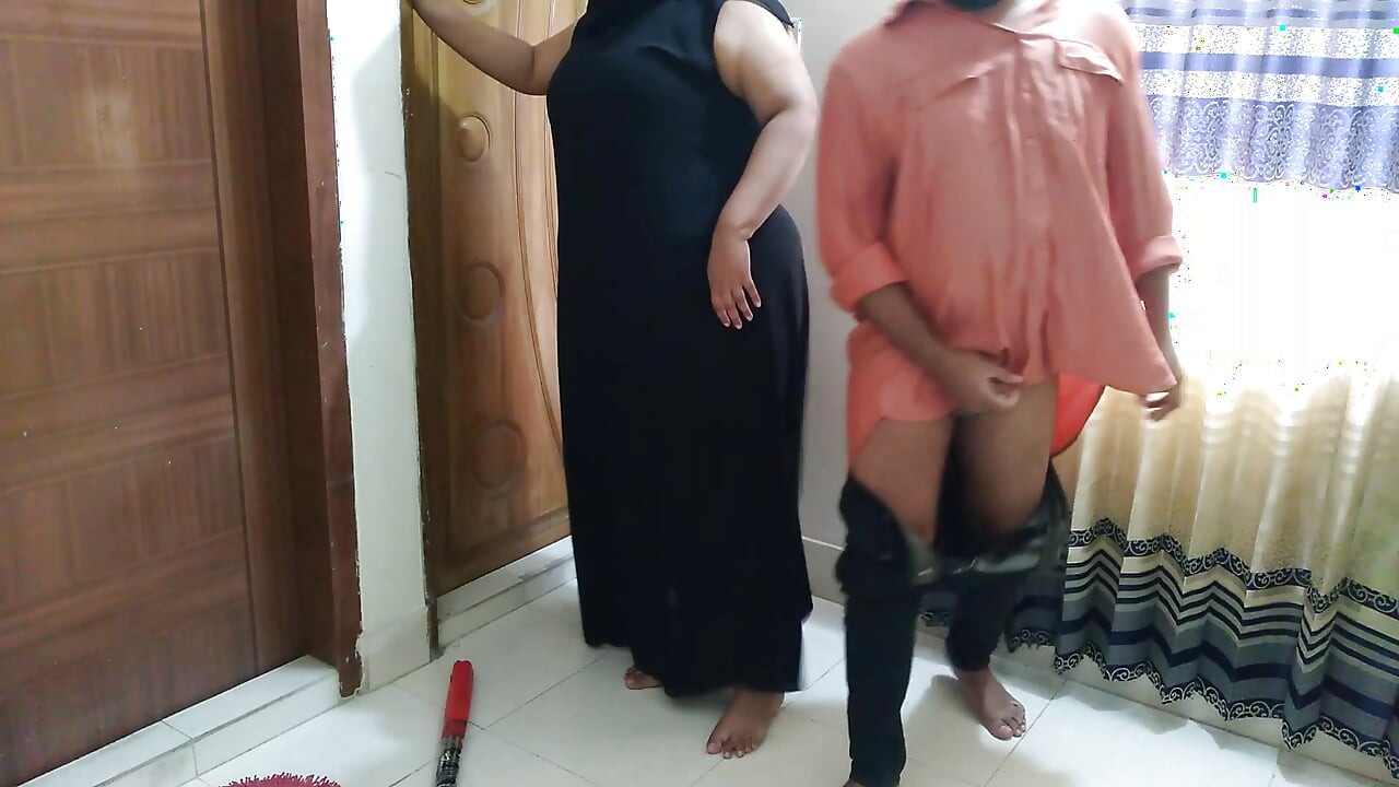 Fodendo uma bela empregada na Arábia Saudita parte 3