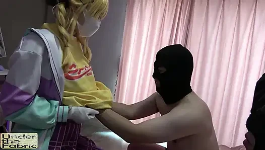 Fluffy natural g cup maria menghadapi tantangan menggoda dengan kaki cosplay yang seru.