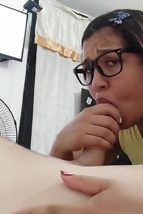 18 year old brunette big saggy tits from New York United States fucking her stepbrother's big dick la cas