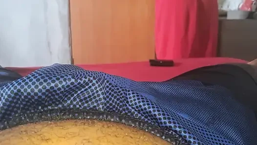 Buna inanamıyorum! Ateşli üvey annem büyük göt ve büyük memeli yarağım