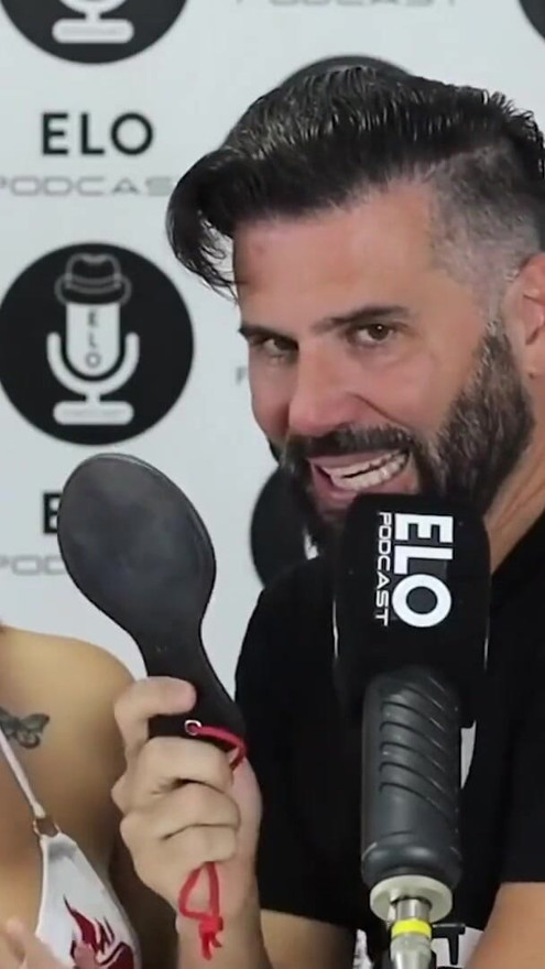 Sara Blonde in the spicy room of the Argentine ELO PODCAST - FULL INTERVIEW | Clip 1