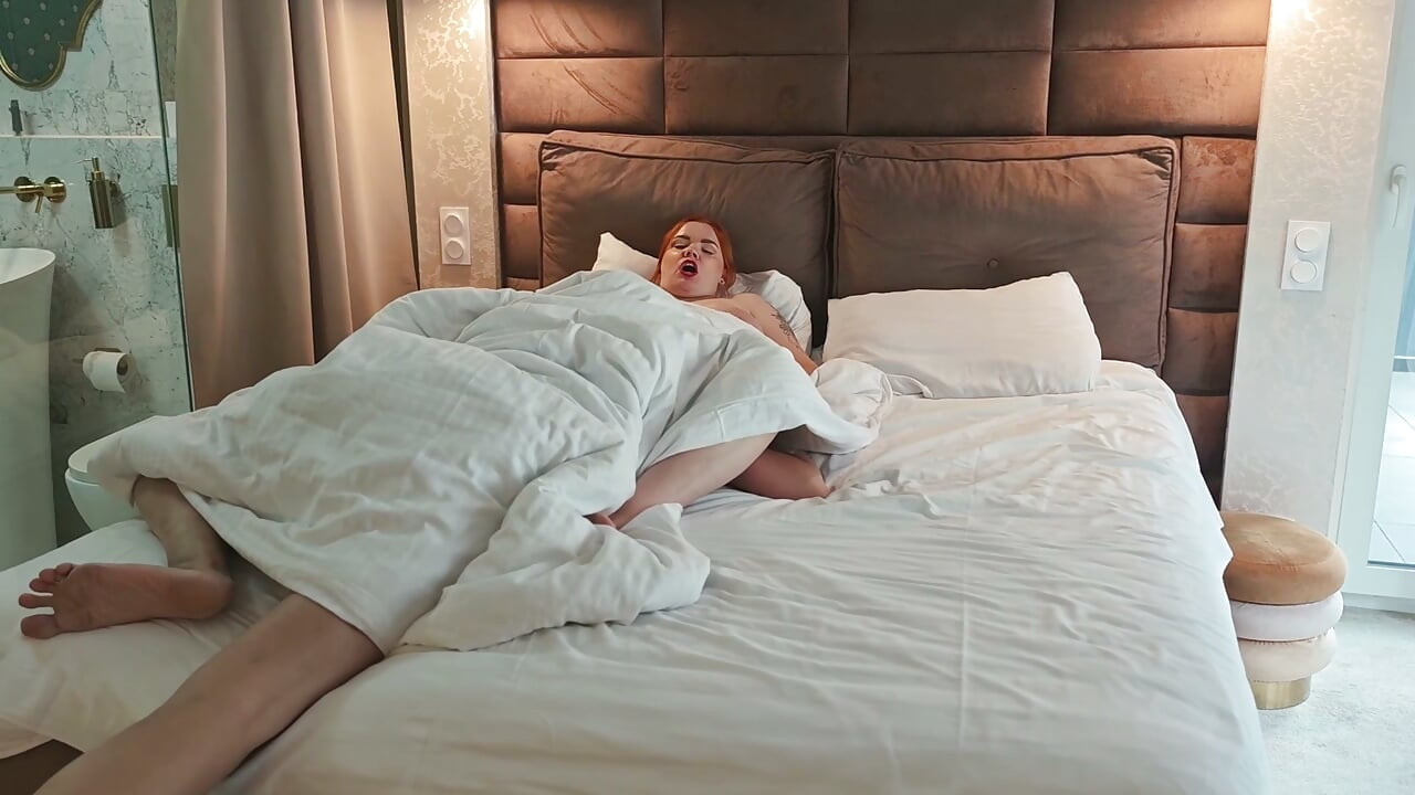 내 남친을 열심히 따먹는 새아빠