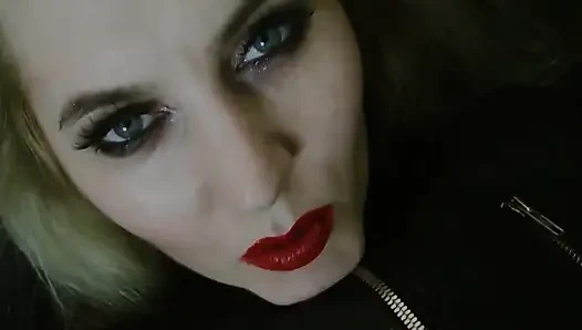 Xenia's orgasmic ride