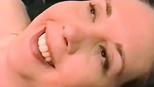 Sierra nyepong kontol pertama kali di depan kamera