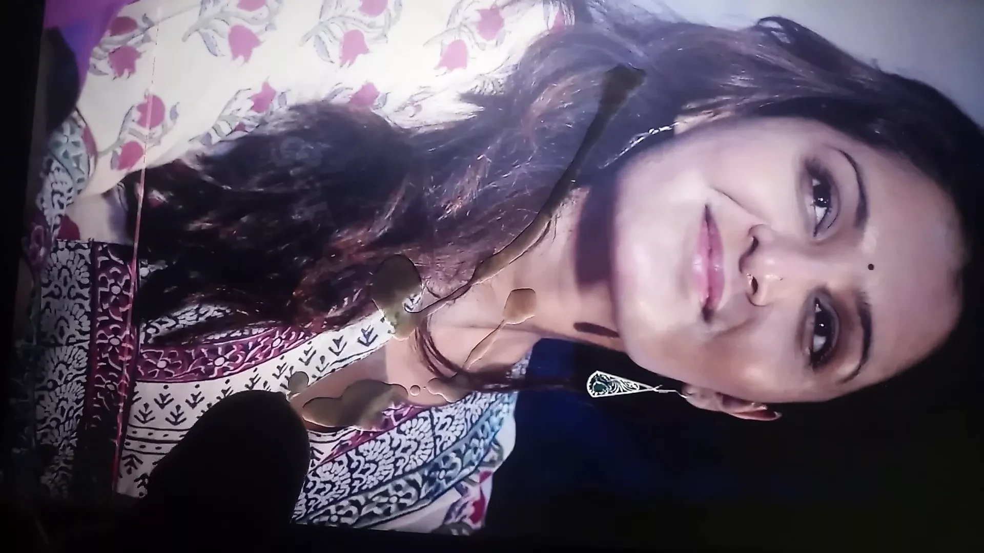 Pancutan mani pada Mallu Manju Warrier