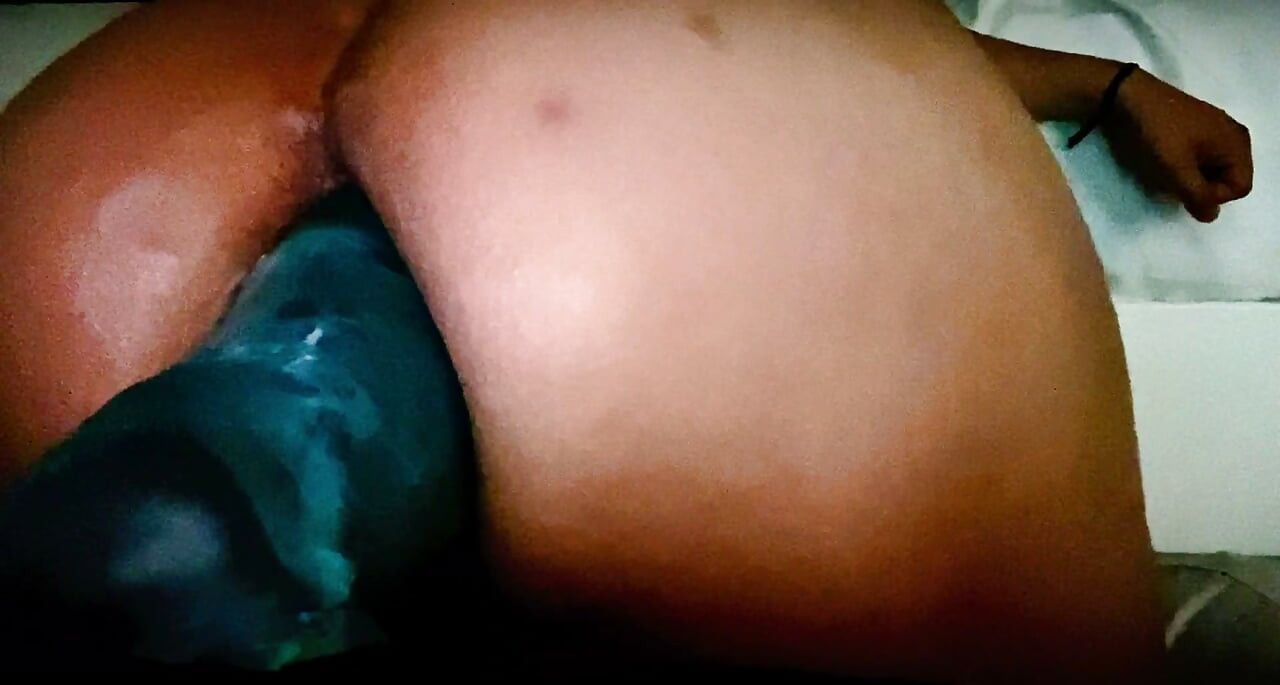 Opening my fat ass asks for dick