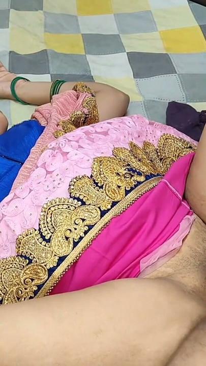 Komal Bhabhi, chodźmy szybko, panna młoda i ich mąż czekają, aby zrobić zdjęcia. | Klip 1