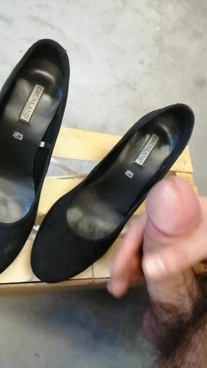 Cum in neighbor heels