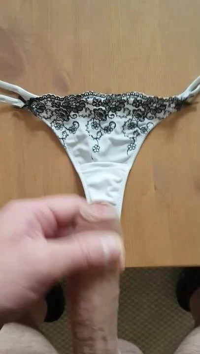 Aufs Hoeschen meiner Frau gespritzt 4
