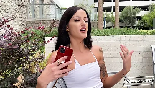 GOTFILLED Чарли Валентин умоляет меня кончить в нее