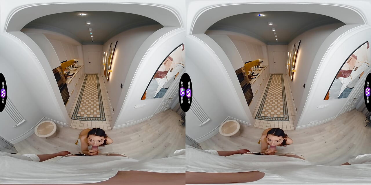 Ashly Rabbit serverer varm morgenanal i stedet for morgenmad - TeenMegaWorld