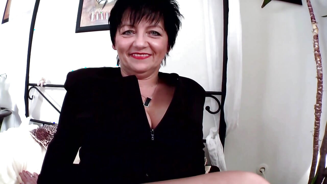 Hairy mature gets pleasured from her fucker