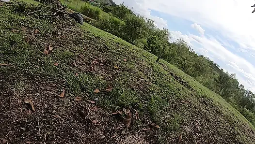 İki latinle cadılar bayramında açık havada seks