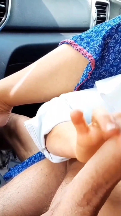 Selena's Feet Posing and Blowjob in a Car