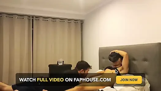 Perde Arkası, Dolabta Kamera