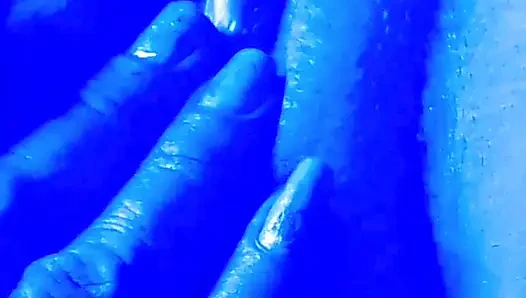 Blue Moon oynuyor