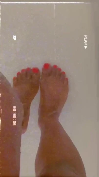 pretty feet