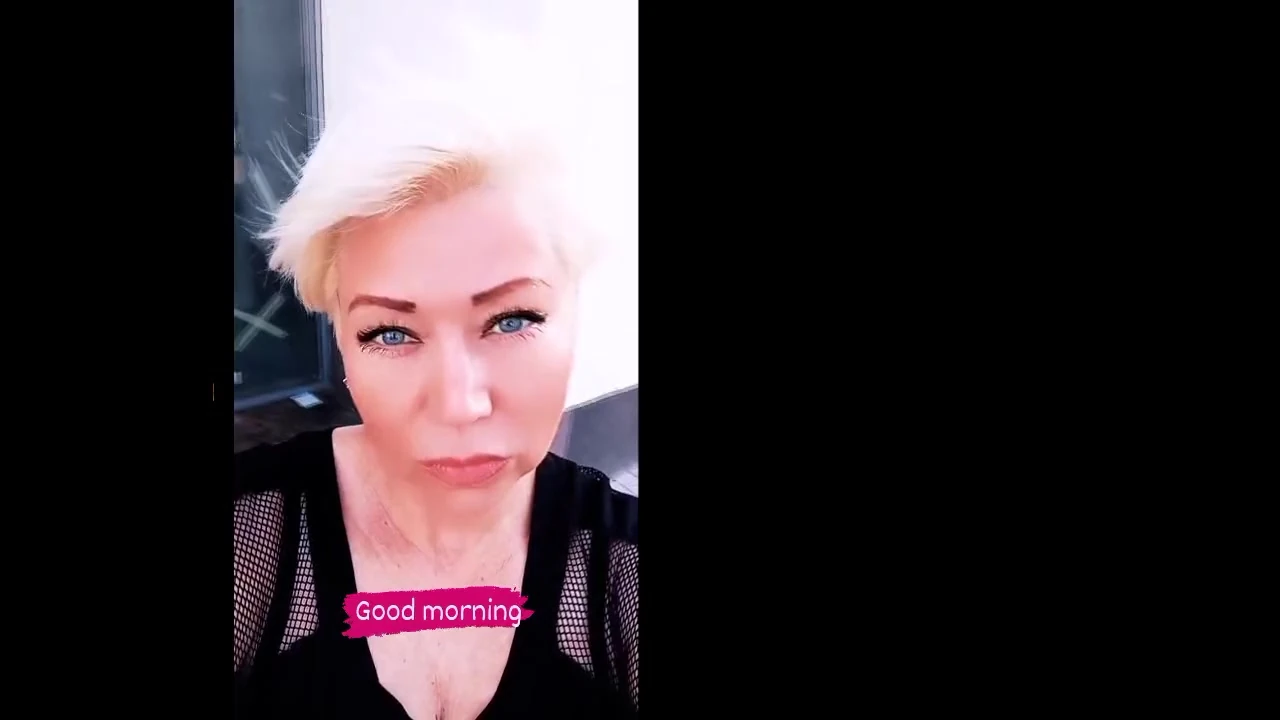 Cool mature married bitch Aimee: cock in mouth and loud shaking orgasms. Everyone would like to marry such a naughty slut! ))
