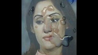 Gman komt klaar op het gezicht van een sexy Pakistaanse tv -ster Gharida Farooqi