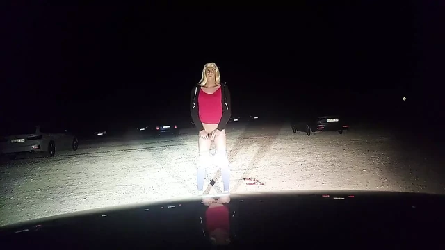 Short Exposing in Front of Cars