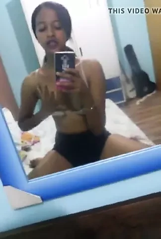 Ethiopian geril show her boy frinde