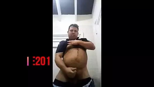 Maduros hetero masturbandose