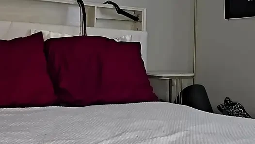 Давай пойдем к бассейну!