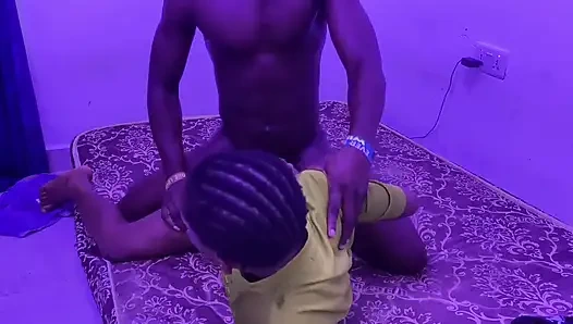 Uzun Bir Günün Ardından Bebeğimi Sıkı Amcığımı Arkadan Sikiyorum