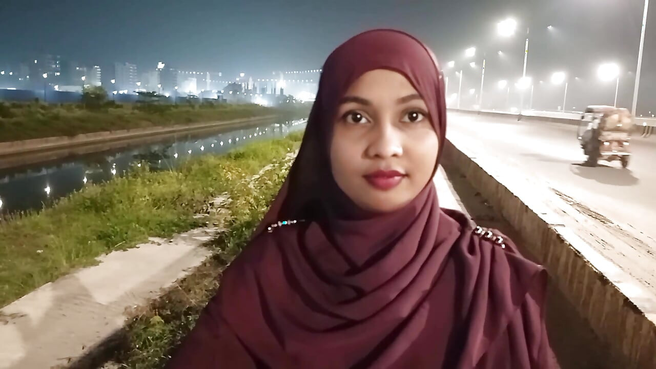 Outdhoor hijabs Gril in Streets trezire și vorbe murdare și videoclip sexual frumos cu față reală savurează videoclipul meu cu futaiuri