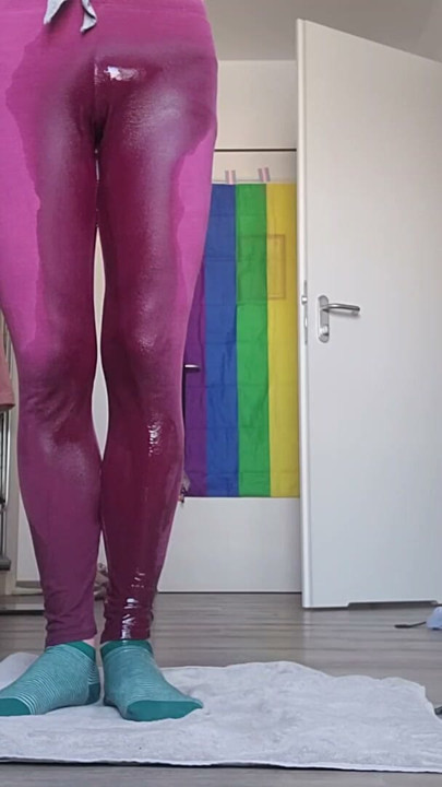 2. Time wetting in same leggins | Clip 1