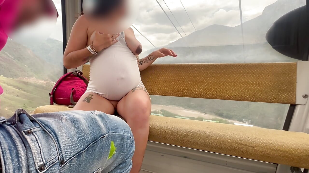 Mamada Y Follada En El Teleferico En Colombia, Santander Con Una Embarazada Muy Cachonda