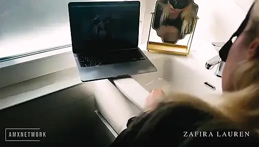 Снова трахаю мою красивую польскую уборщицу