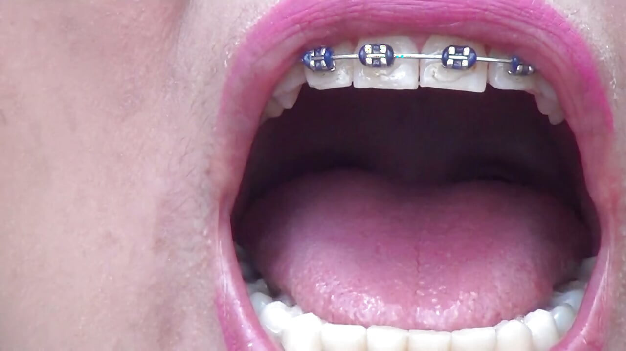 Swallowing Extreme and Big Pig-shaped Rubber Bands