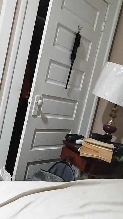 Un mari sexy se fait baiser correctement avec une femme transsexuelle, partie 2