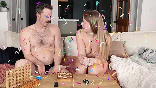 Samantha joiner si bintang porno skotlandia dengan pantat bahenol lagi asik ngentot di podcast tom games